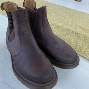 Dr Martens 2976 Chelsea Boots Women 8 Crazy Horse